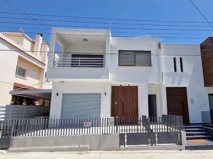 obj-1078 Fully furnished three bedroom upper floor house in Katholiki Limassol