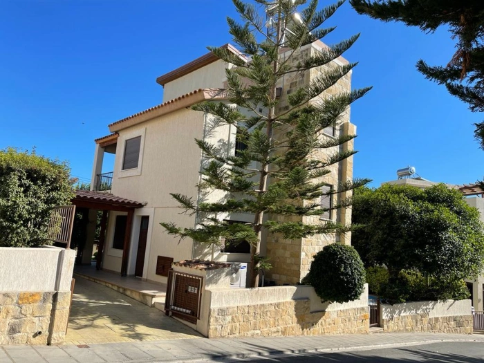 Four-Bedroom Villa in Germasogeia, Limassol