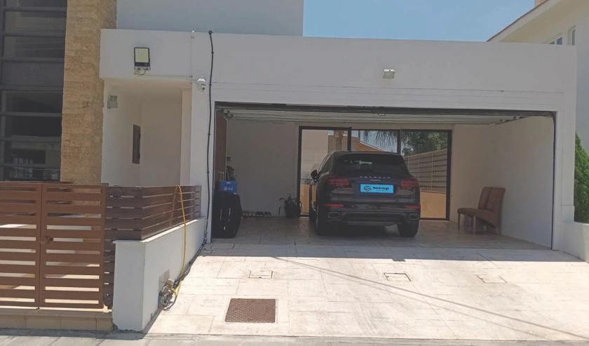 Modern luxurious 4 bedrooms Buy Villas in Larnaca