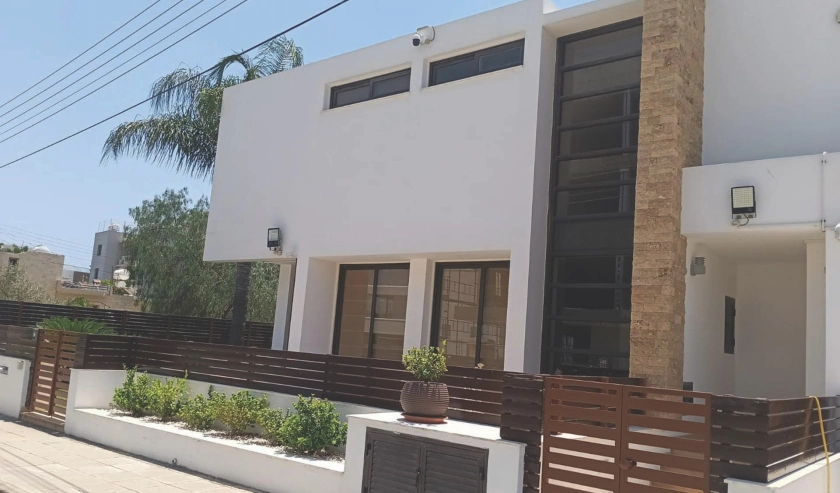 Modern luxurious 4 bedrooms Buy Villas in Larnaca