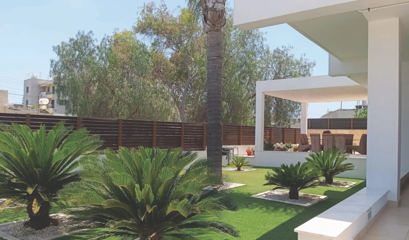 Modern luxurious 4 bedrooms Buy Villas in Larnaca